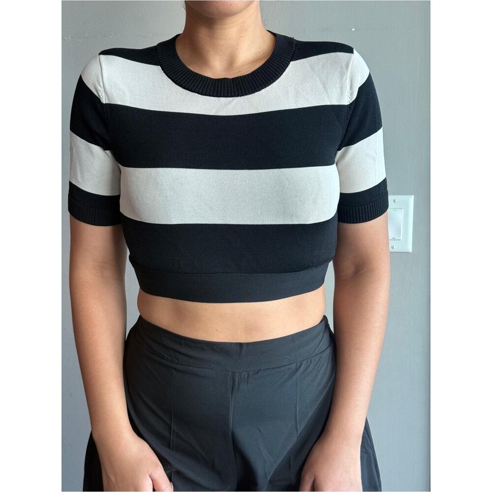 Striped Short Sleeve Crop Top - Black & White